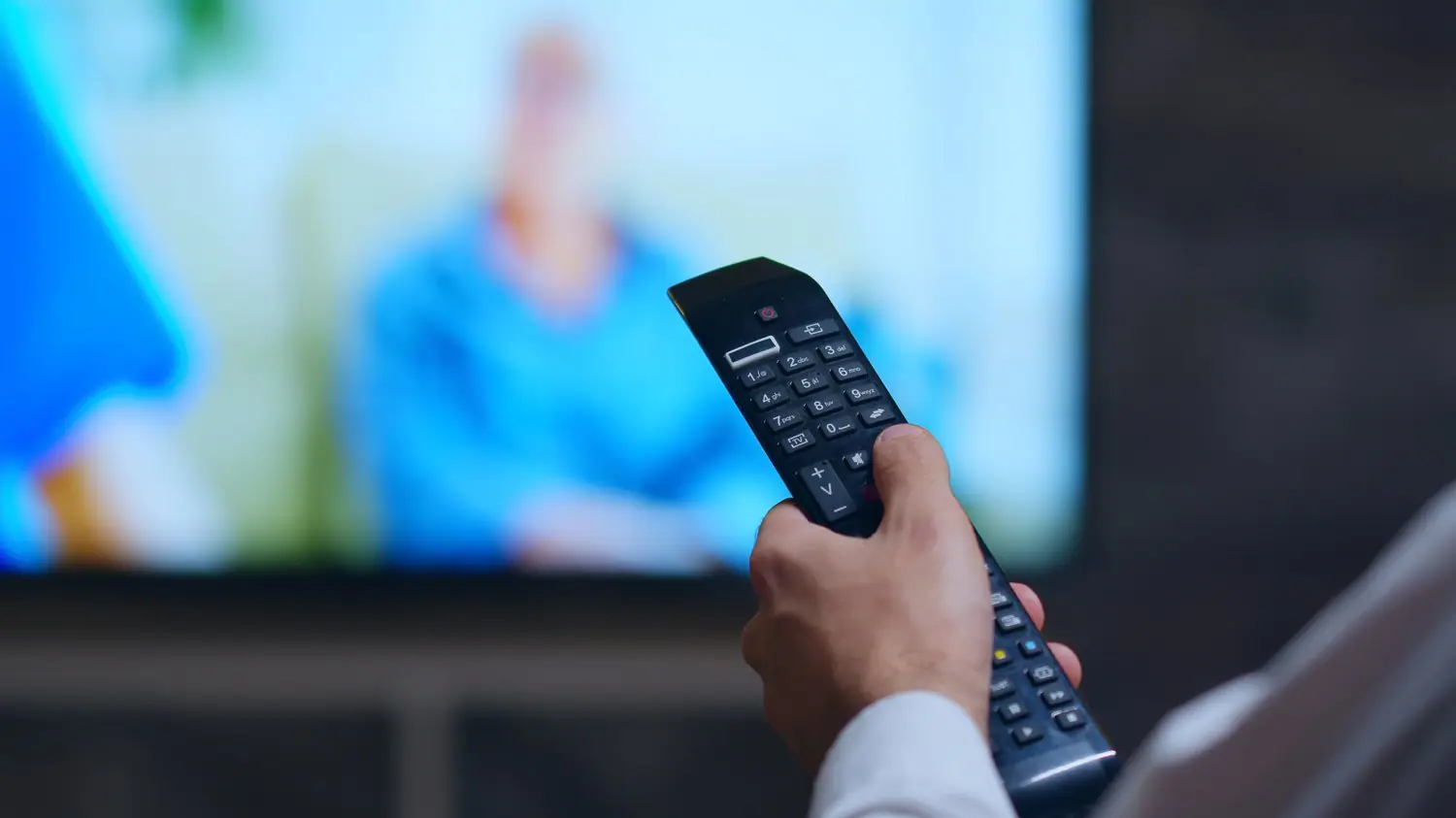 Jak wybrać odpowiedni streaming do oglądania seriali w Polsce